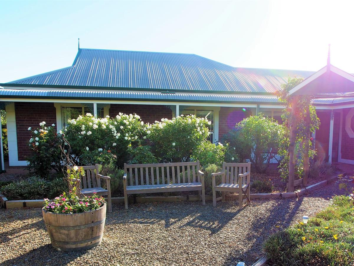 Bed & Breakfast At Tiffany'S Mclaren Vale Exterior photo