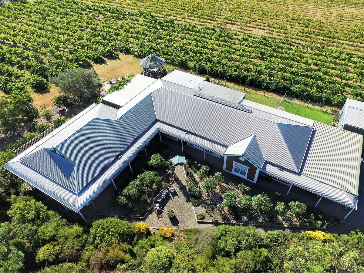 Bed & Breakfast At Tiffany'S Mclaren Vale Exterior photo