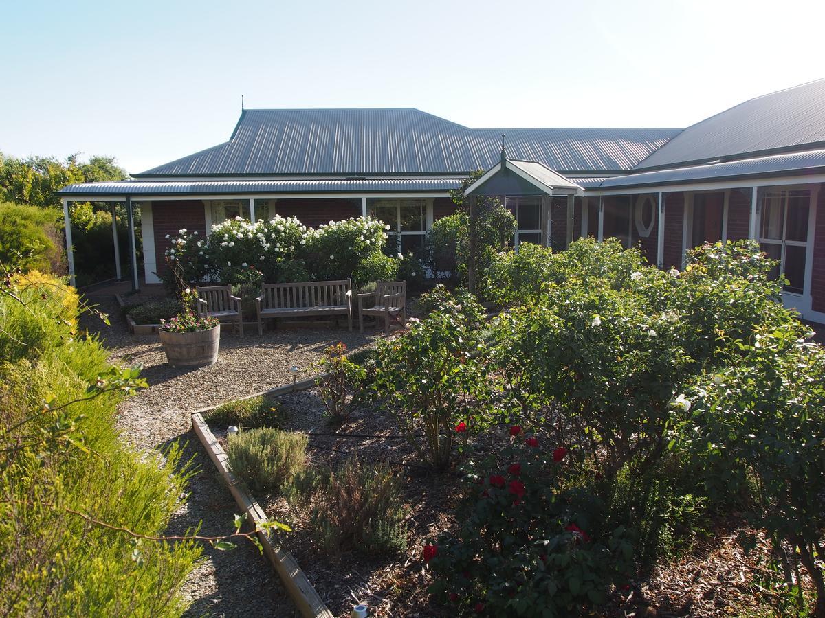 Bed & Breakfast At Tiffany'S Mclaren Vale Exterior photo